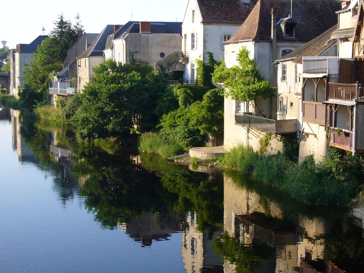 Le Canard Au Parapluie Rouge Bed and Breakfast Célon Exterior foto